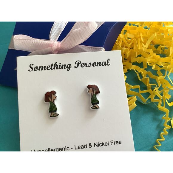 Peppermint Patty - Hypoallergenic Post Earrings - Charlie Brown & The Gang - Picture 2 of 4